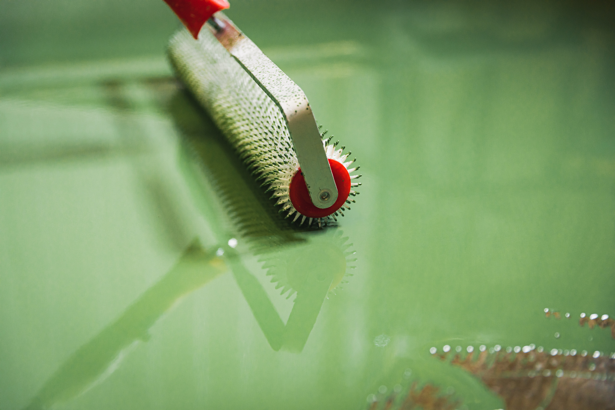 Epoxy flooring tools, preparation and application of epoxy resin green